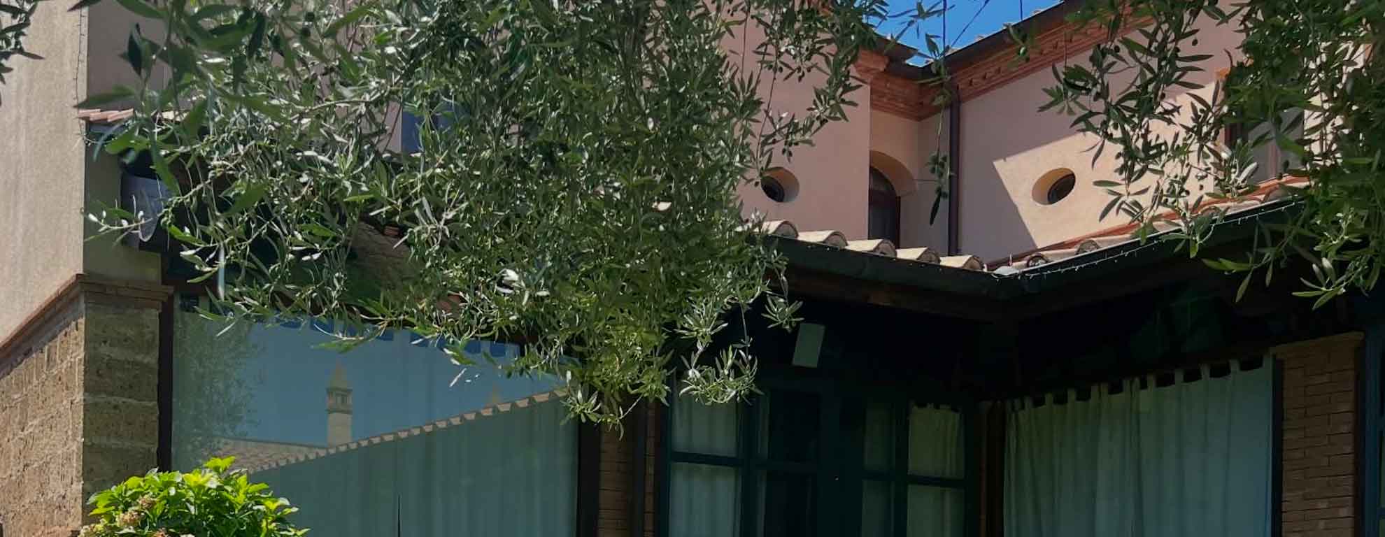 Dettaglio architettonico stile villa medicea dell'Agriturismo Villa Ione