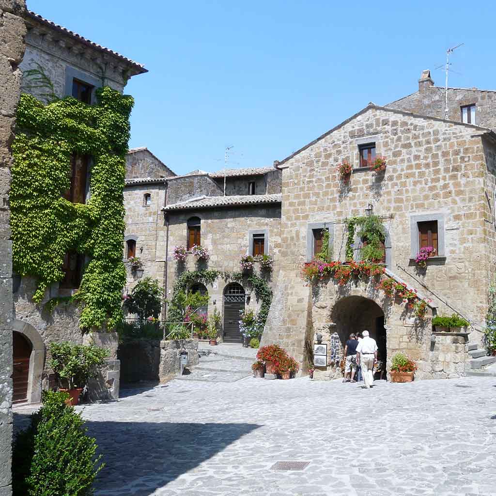 Guida a Civita di Bagnoregio: la Città che Muore